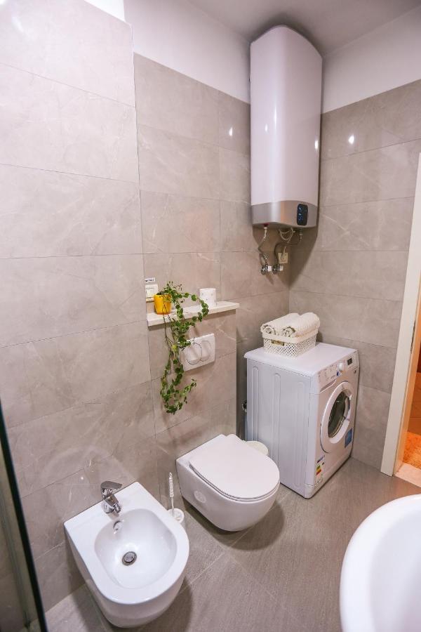 Tirana Views Apartment - Comfy & Spacious Exterior photo